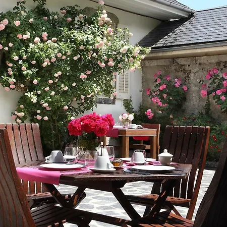 Les Saints Peres Hotel Montagnole